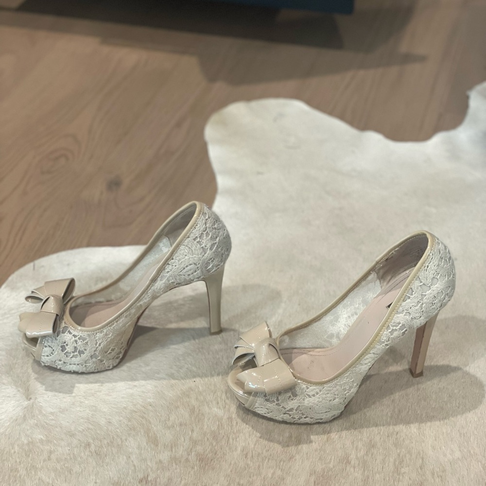 Joan & David Open Toe High Heel With Bow & Lace - image 6